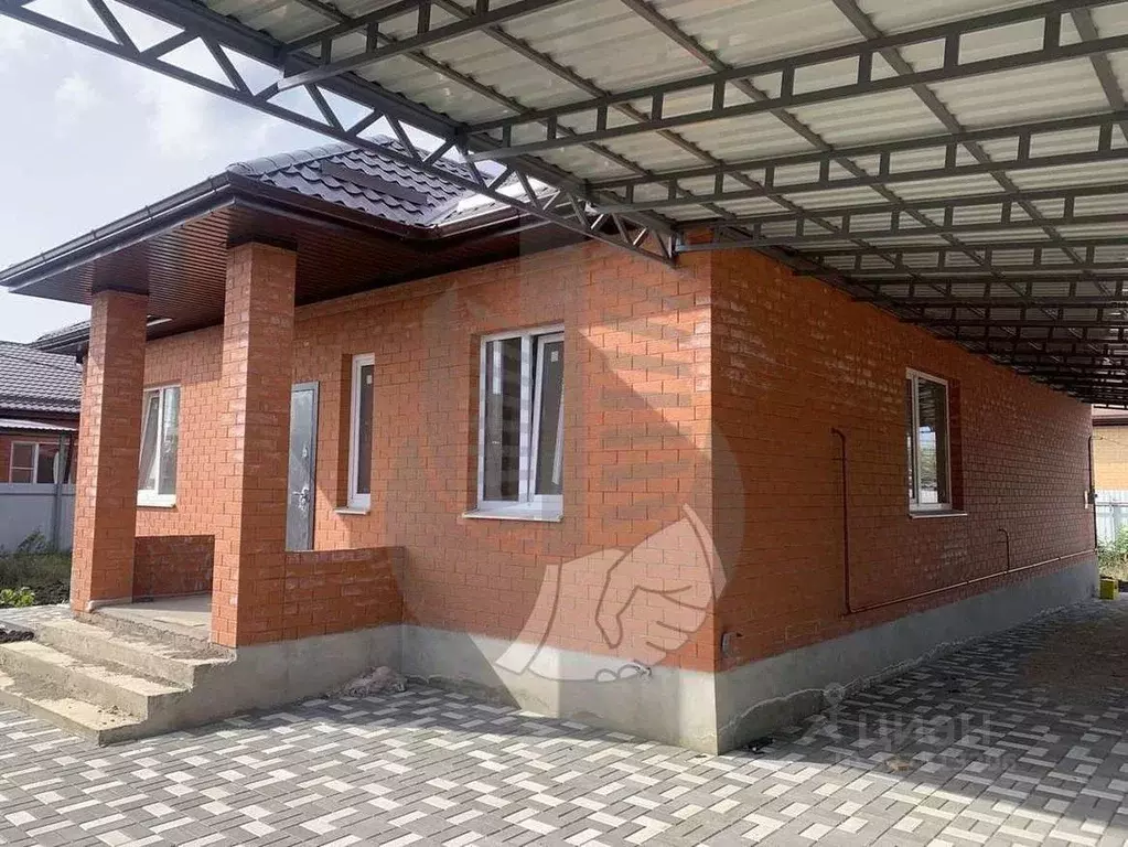 Дом в Краснодарский край, Динской район, с. Красносельское, Молодежный ... - Фото 1