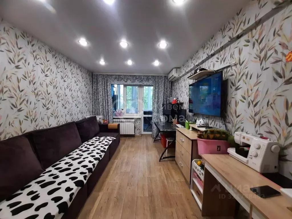 3-к кв. Волгоградская область, Волгоград ул. Маршала Еременко, 88 ... - Фото 0