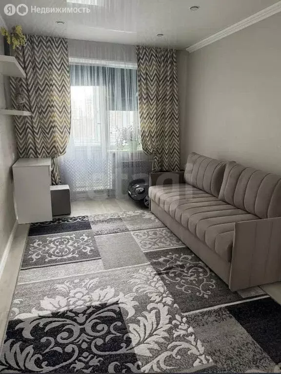 3-комнатная квартира: Тюмень, улица Муравленко, 35 (68.5 м) - Фото 2