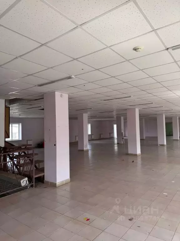 Помещение свободного назначения в Пермский край, с. Барда ул. ... - Фото 1