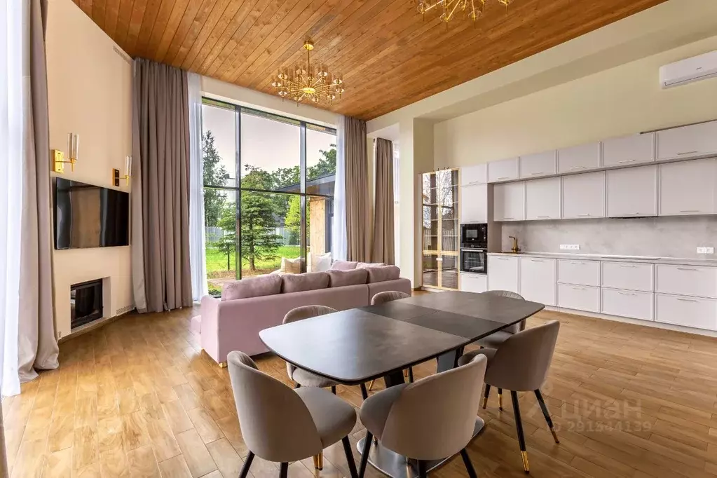 Дом в Санкт-Петербург пос. Лисий Нос, ул. Морские дубки, 5 (280 м) - Фото 1