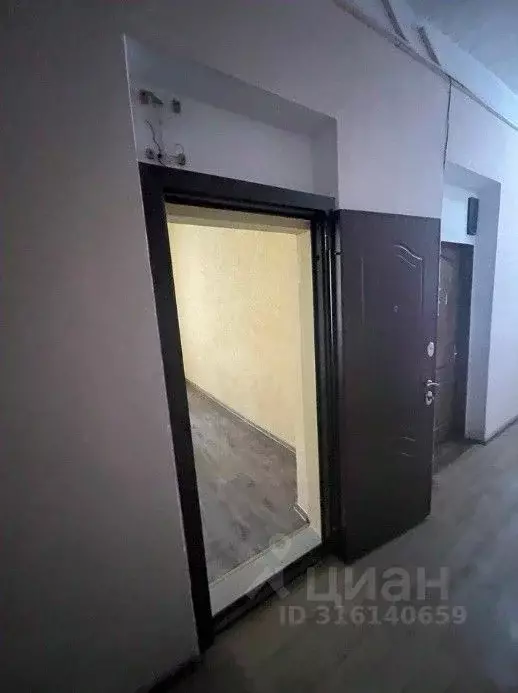Помещение свободного назначения в Крым, Керчь ул. Козлова, 6 (12 м) - Фото 1