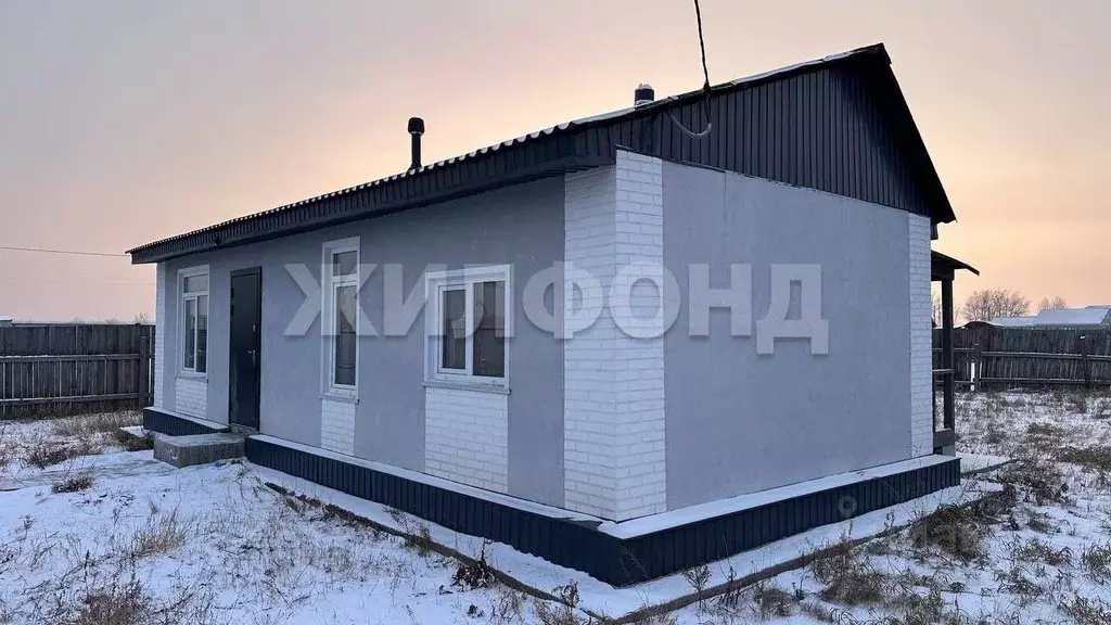 Дом в Хакасия, Усть-Абаканский район, Калининский сельсовет ул. ... - Фото 1