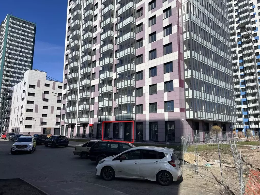 Торговая площадь в Санкт-Петербург наб. Реки Каменки, 15к1 (90 м) - Фото 1