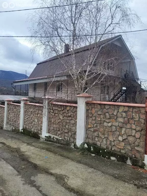 Дом в аул Агуй-Шапсуг, Совхозная улица, 7 (282 м) - Фото 1
