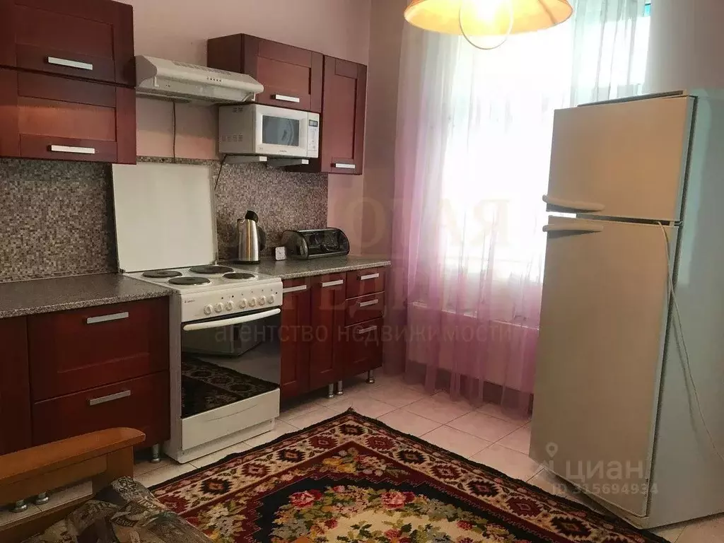 1-к кв. Белгородская область, Старый Оскол Степной мкр, 1 (65.0 м) - Фото 0