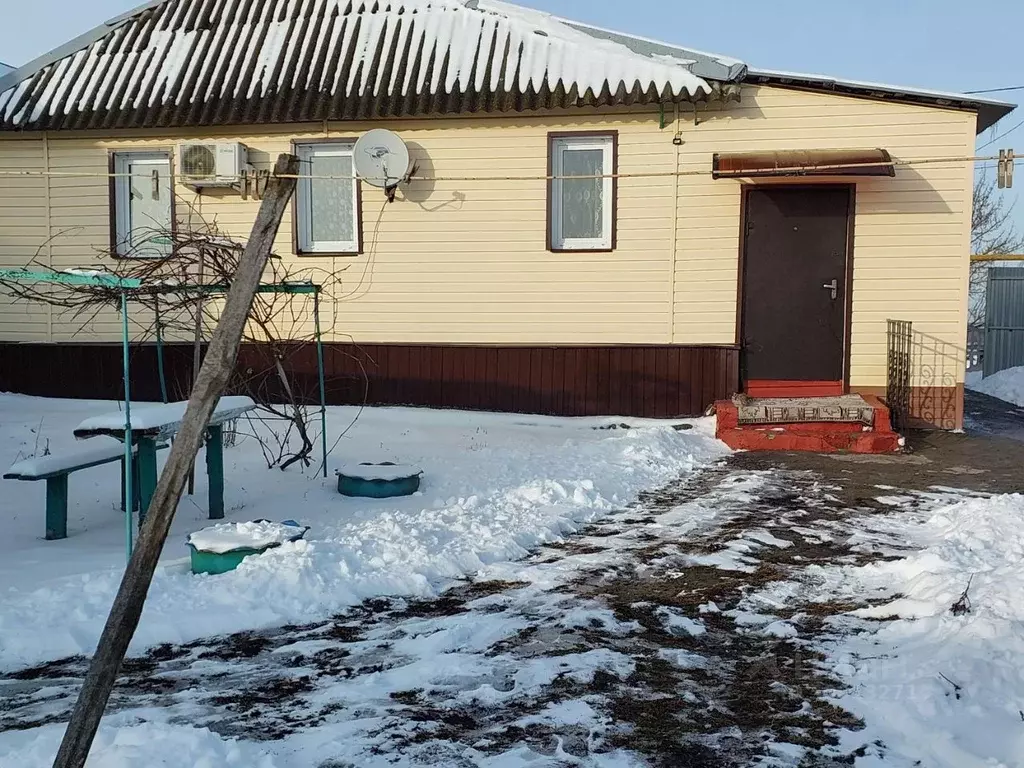 Дом в Курская область, Октябрьский район, Черницынский сельсовет, д. ... - Фото 1