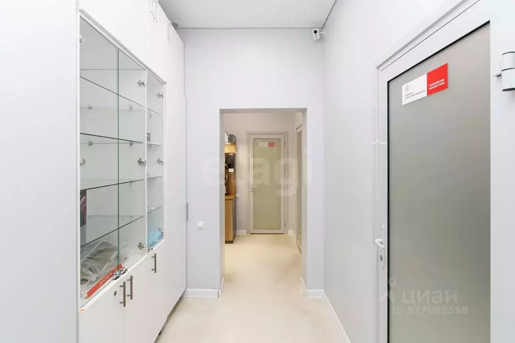 Помещение свободного назначения в Тюменская область, Тюмень ул. ... - Фото 1