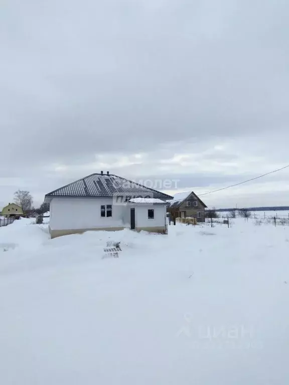 Дом в Башкортостан, Уфимский район, Булгаковский сельсовет, д. ... - Фото 1