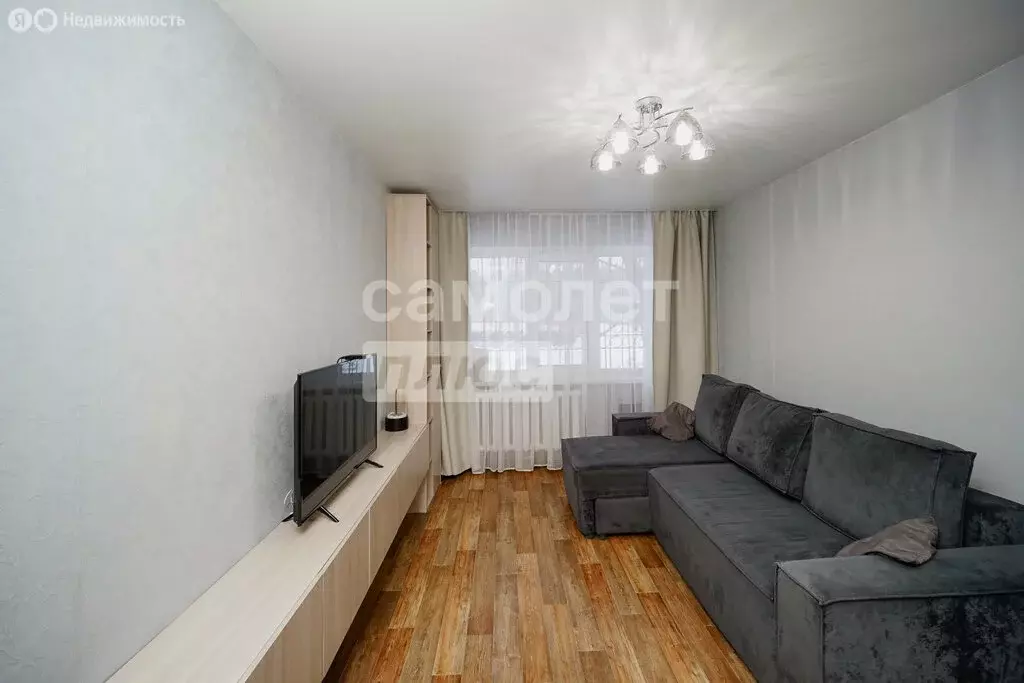 2-комнатная квартира: Омск, 3-й микрорайон, улица Путилова, 7А (44 м) - Фото 1