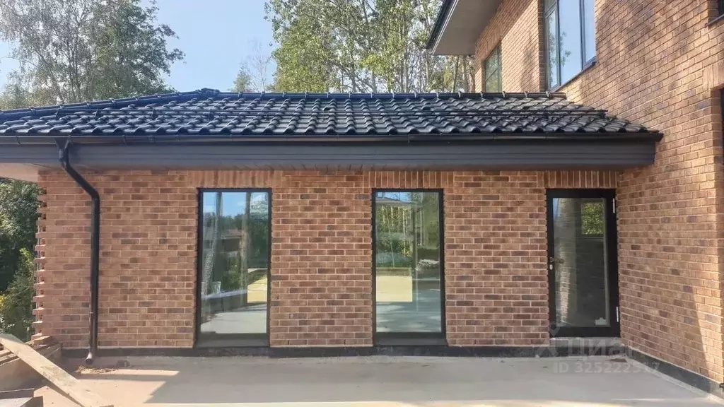 Дом в Ленинградская область, Выборгский район, Полянское с/пос, пос. ... - Фото 2