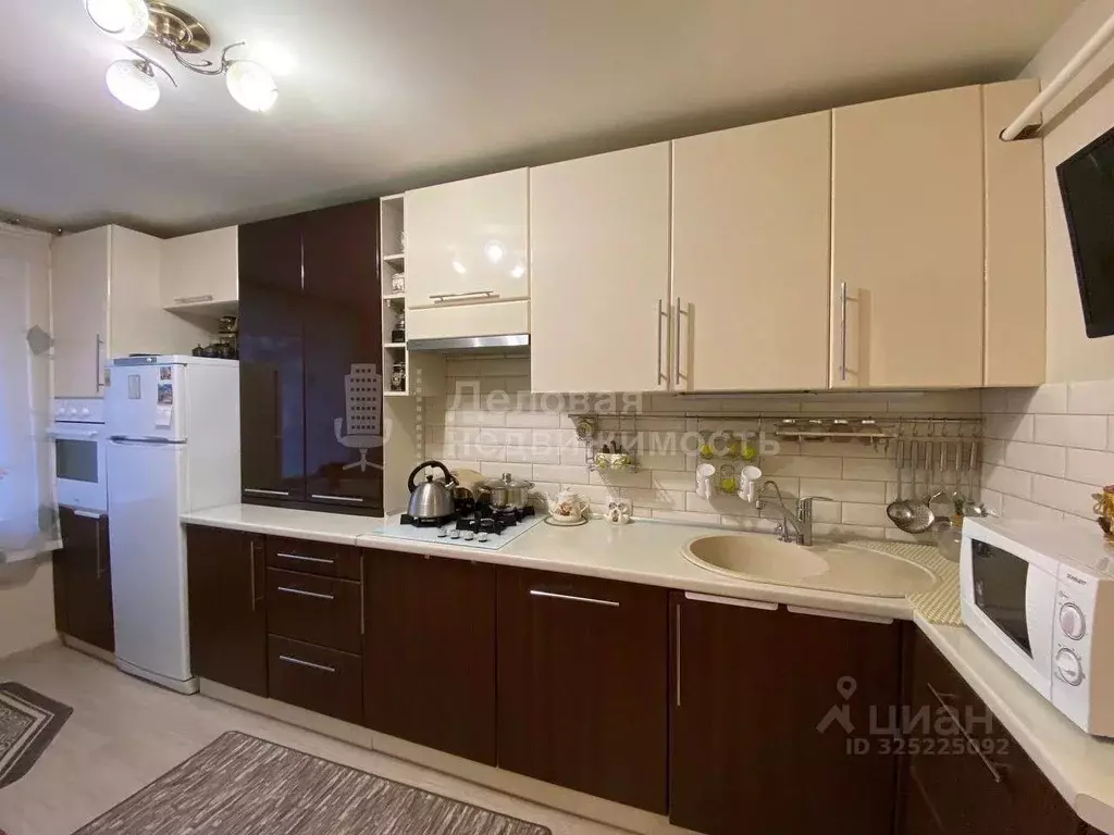 2-к кв. Новгородская область, Великий Новгород Парковая ул., 6/2 (68.4 ... - Фото 2