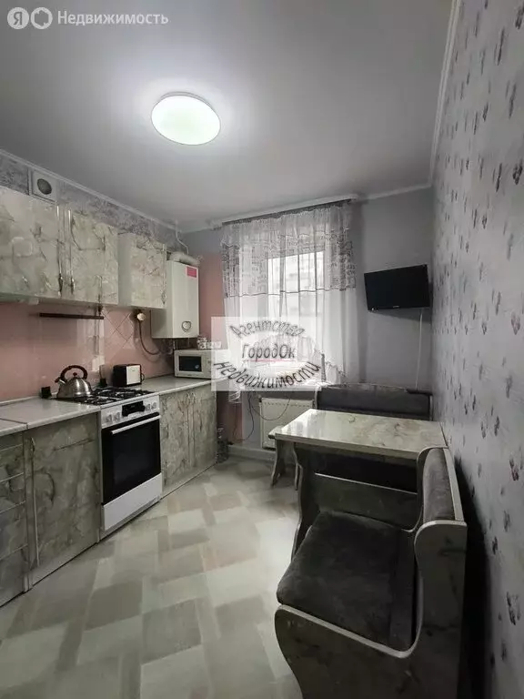 2-комнатная квартира: Саки, Советская улица, 2 (49.5 м) - Фото 1