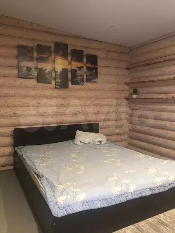 Комната 20 м в 8-к., 2/2 эт. - Фото 1
