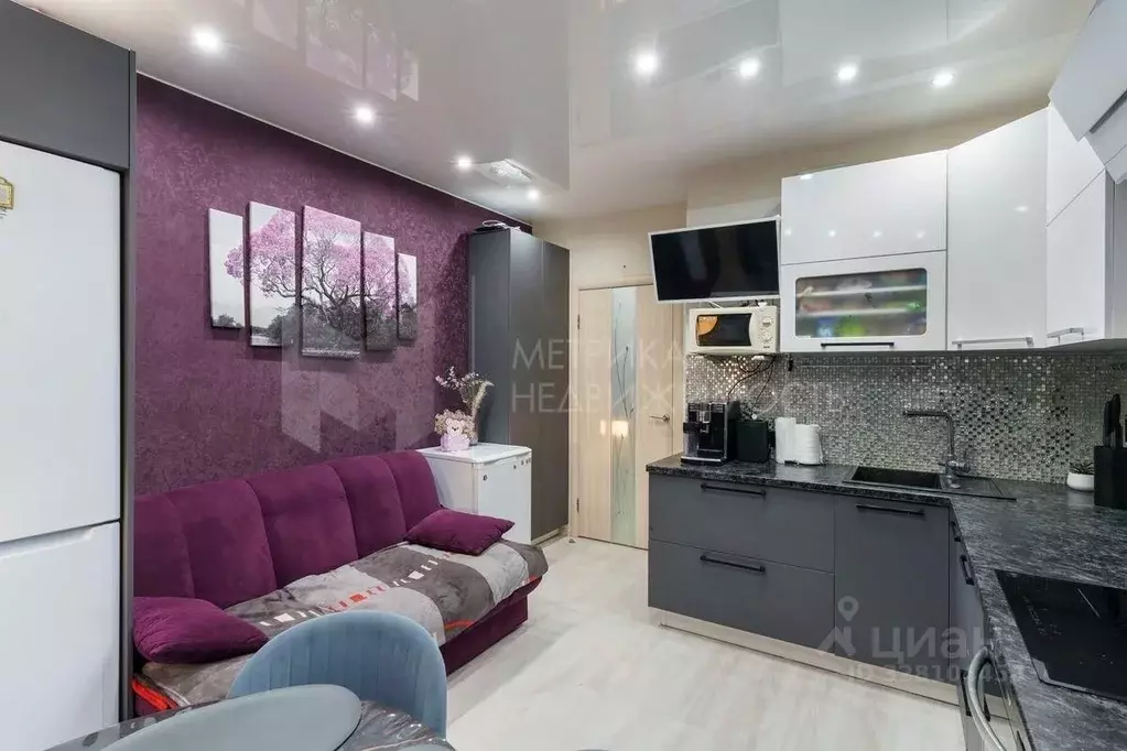 1-к кв. Тюменская область, Тюмень ул. Муравленко, 10 (49.1 м) - Фото 1