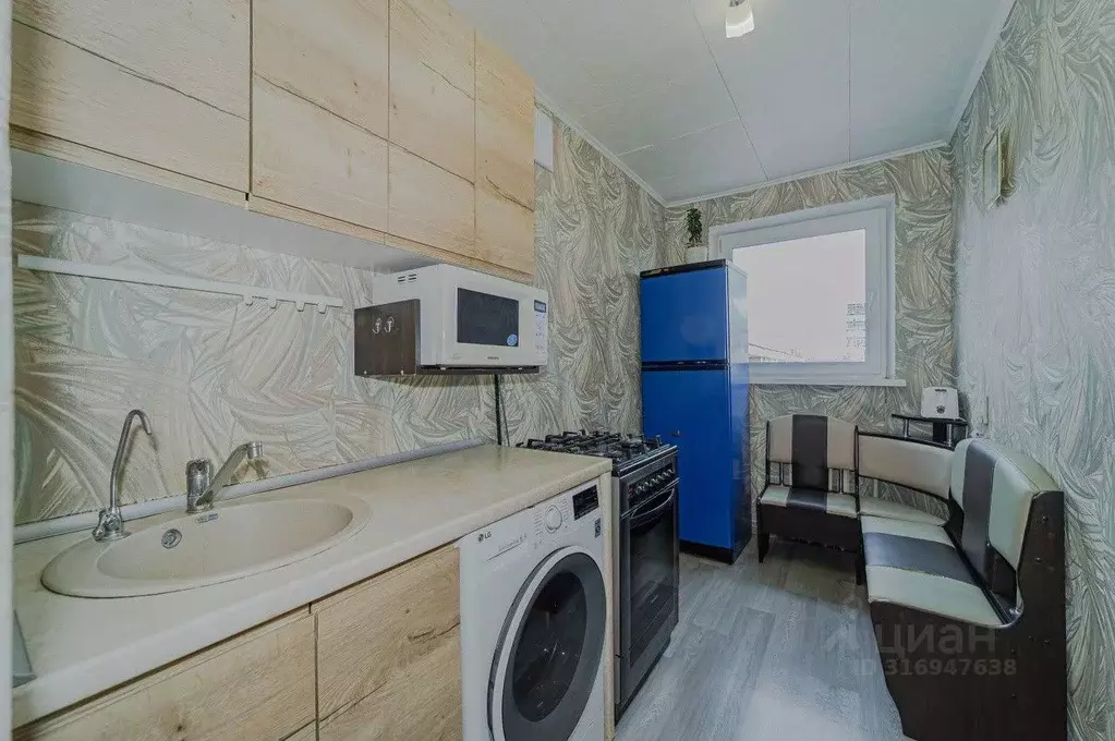 4-к кв. Свердловская область, Екатеринбург ул. Громова, 144 (63.2 м) - Фото 0