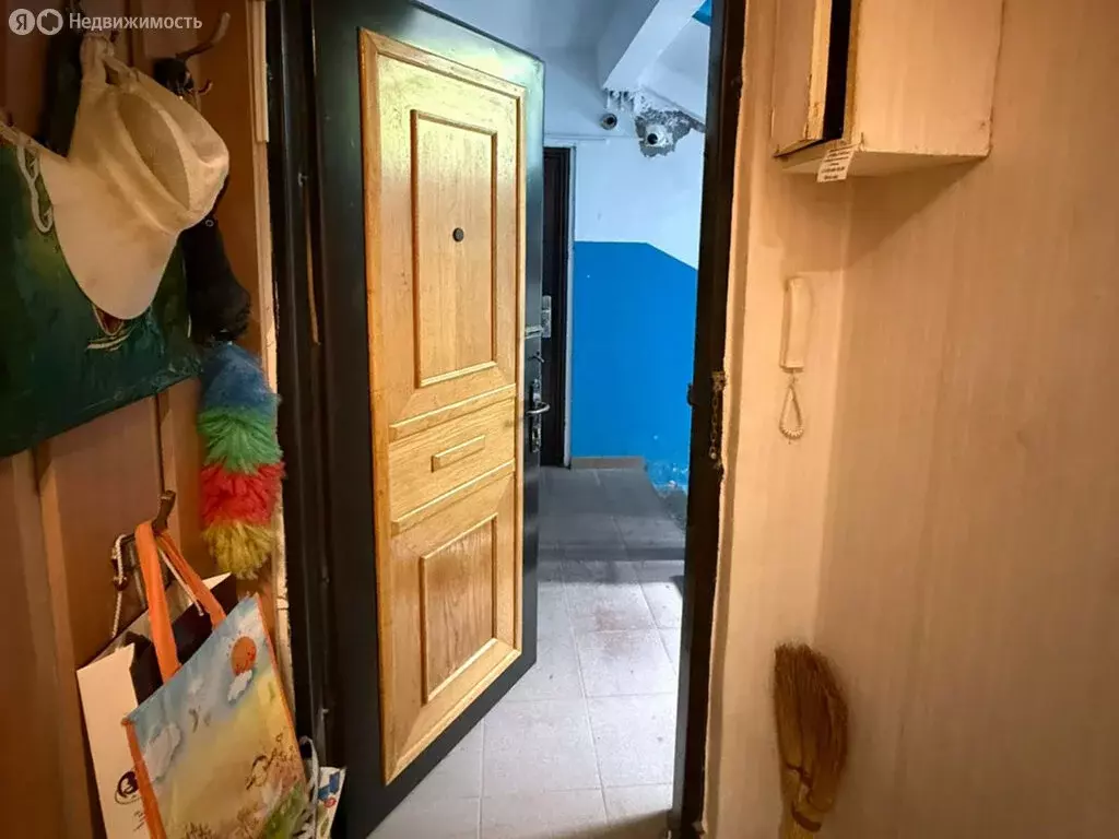 3-комнатная квартира: Алушта, улица 50 лет Октября, 6 (60.4 м) - Фото 1