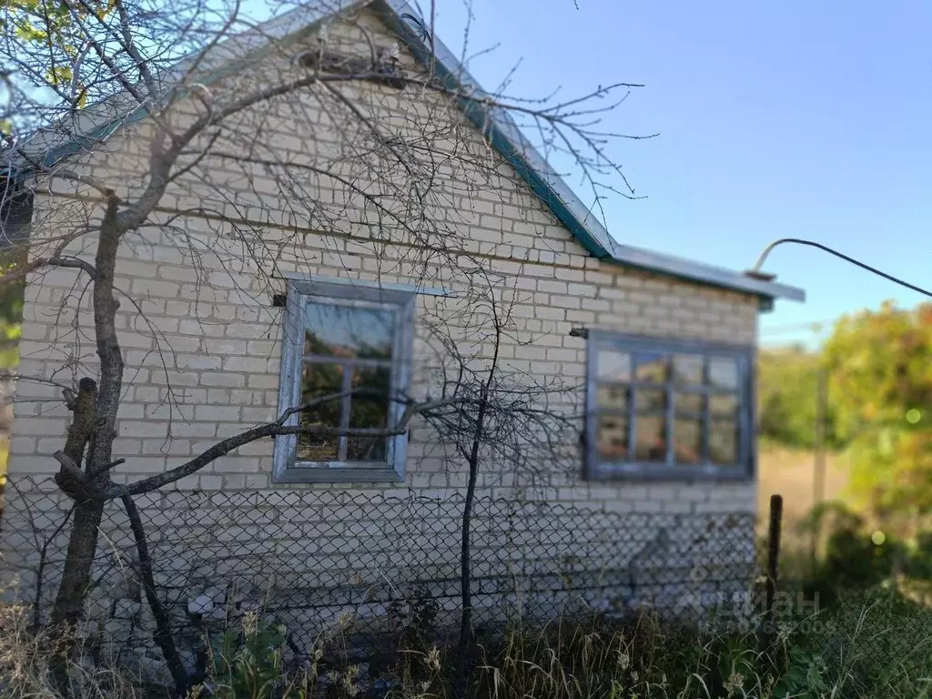 Дом в Волгоградская область, Волгоград ул. Джамбула Джабаева (40 м) - Фото 0