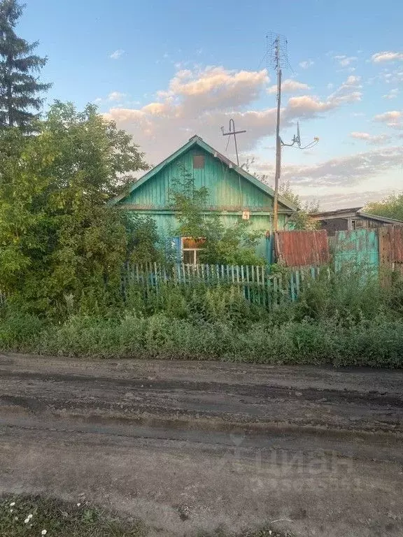 Дом в Омская область, Марьяновский район, с. Пикетное Комсомольская ... - Фото 0