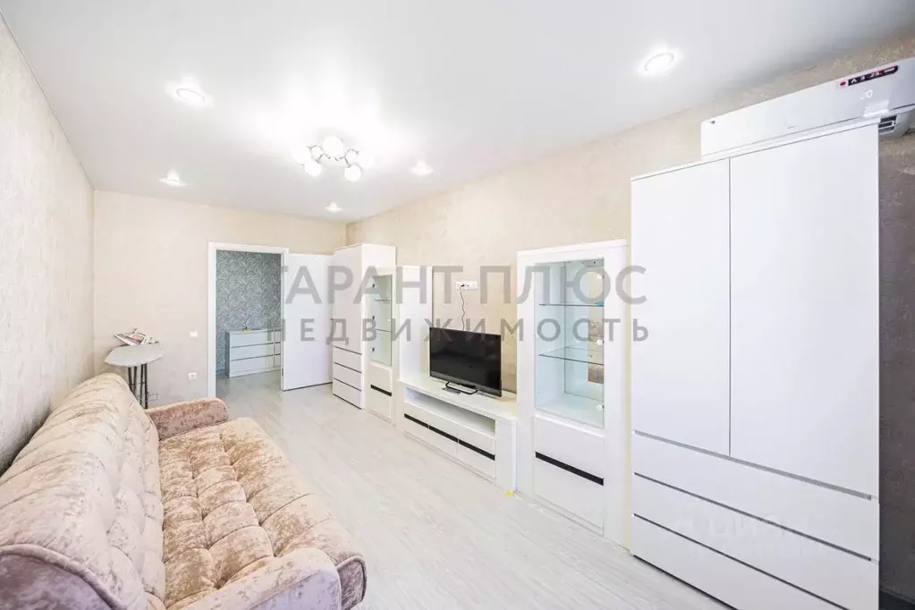 2-к кв. Липецкая область, Липецк ул. И.В. Свиридова, 22к2 (60.0 м) - Фото 1