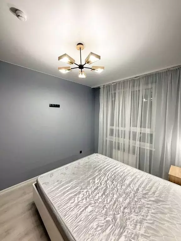 2-к кв. Тюменская область, Тюмень ул. Сергея Свиридова, 5 (40.0 м) - Фото 1