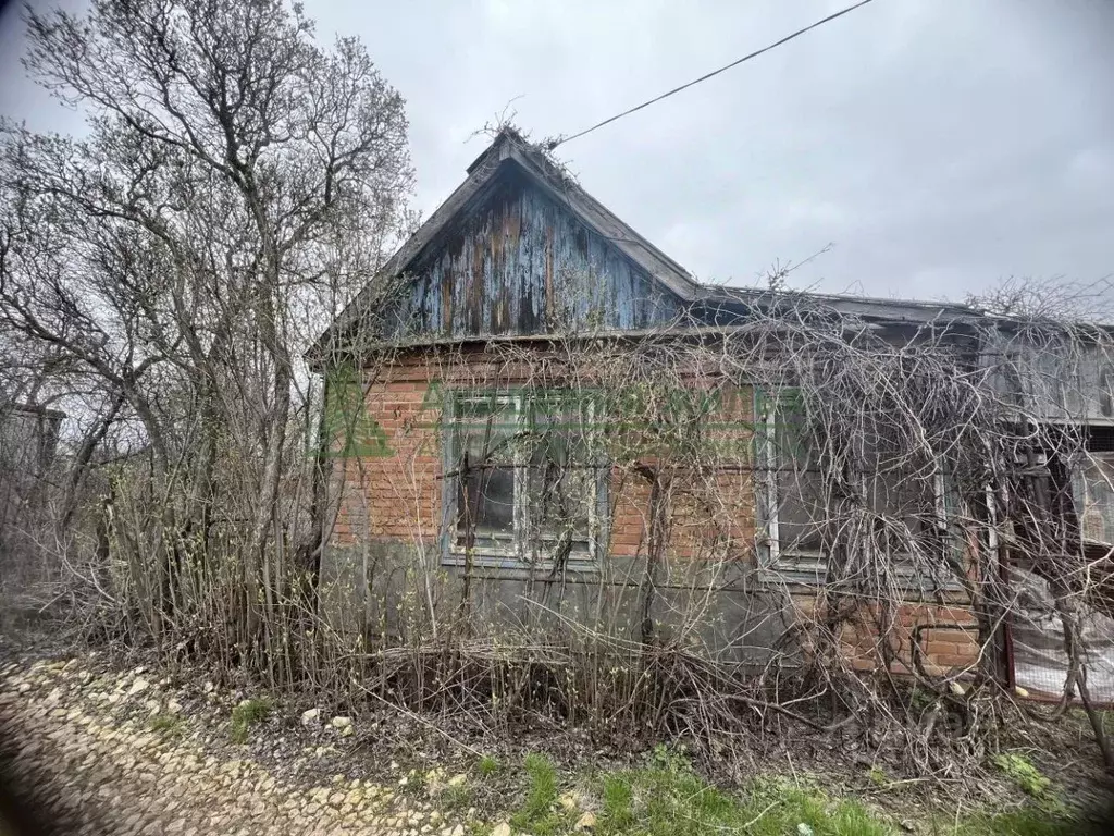 Дом в Саратовская область, Энгельсский район, Красноярское ... - Фото 1
