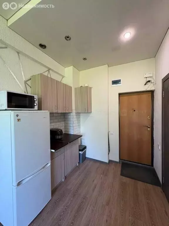 1-комнатная квартира: Казань, улица Короленко, 109 (26 м) - Фото 0