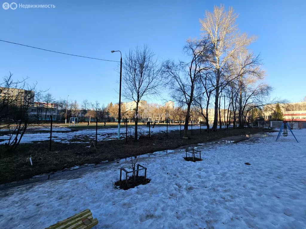 3-комнатная квартира: Челябинск, улица Молодогвардейцев, 61 (64.5 м) - Фото 1