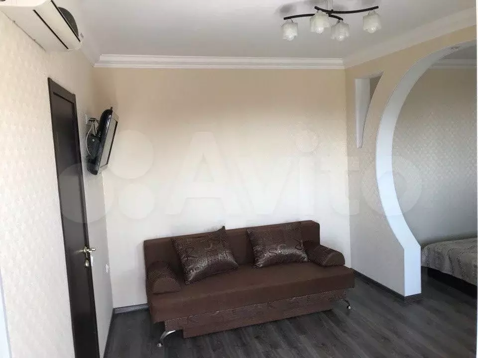 Комната 35 м в 1-к., 1/2 эт. - Фото 1