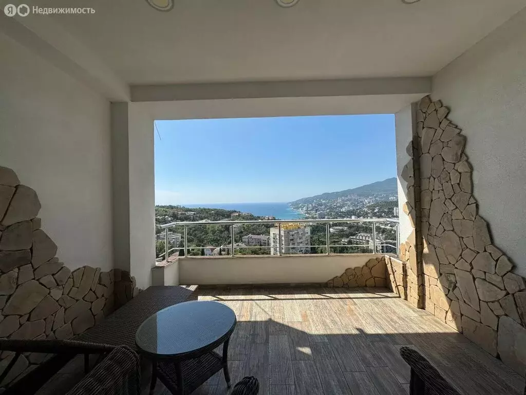 2-комнатная квартира: Ялта, улица Свердлова, 48 (110 м) - Фото 1