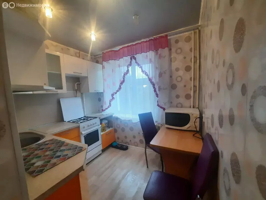 3-комнатная квартира: Миасс, улица Кирова, 93 (52.5 м) - Фото 1