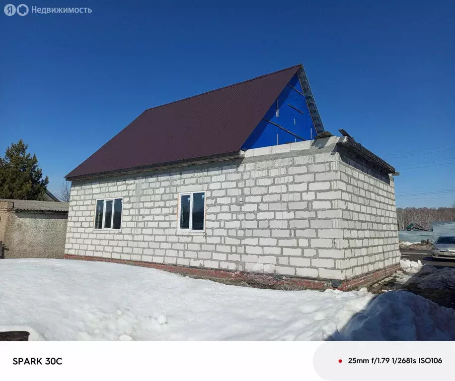 Дом в Мошковский район, посёлок Барлакский, Центральная улица, 9 (100 ... - Фото 2