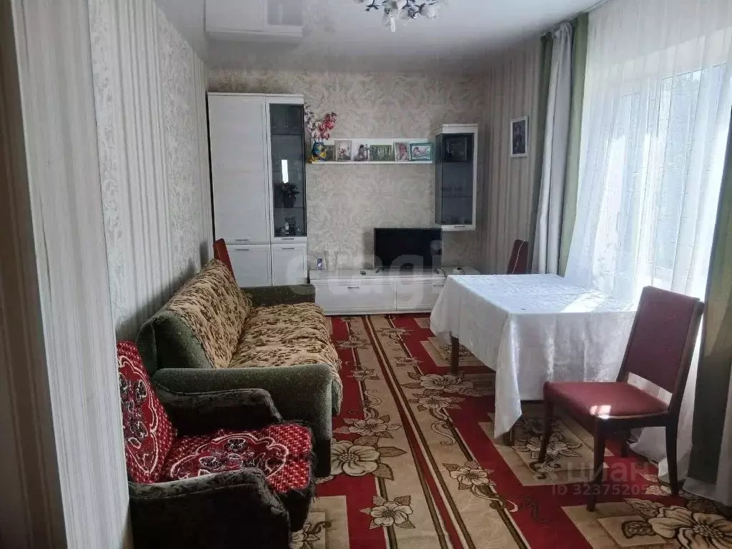 Дом в Крым, Кировский район, Первомайское с/пос, с. Отважное ул. ... - Фото 1