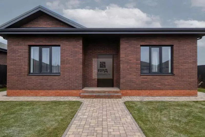 Дом в Ростовская область, Неклиновский район, с. Новобессергеневка ул. ... - Фото 1