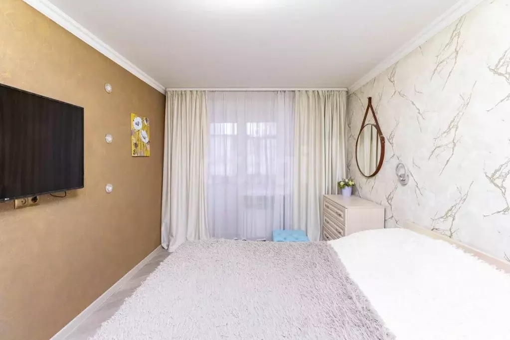 3-к кв. Тюменская область, Тюмень 6-й мкр, ул. Валерии Гнаровской, ... - Фото 1