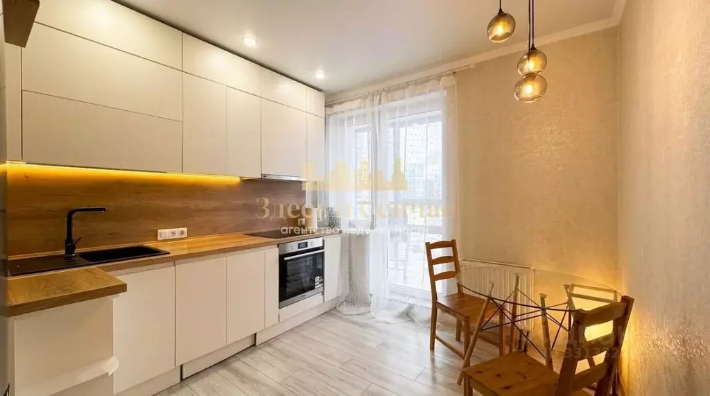 2-к кв. Татарстан, Казань ул. Рауиса Гареева, 111к1 (50.0 м) - Фото 1