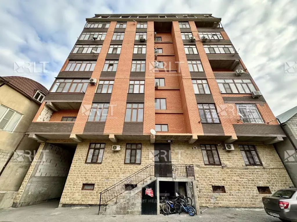 2-к кв. Дагестан, Махачкала ул. Абдуллы Гаджиева, 95 (75.0 м) - Фото 0