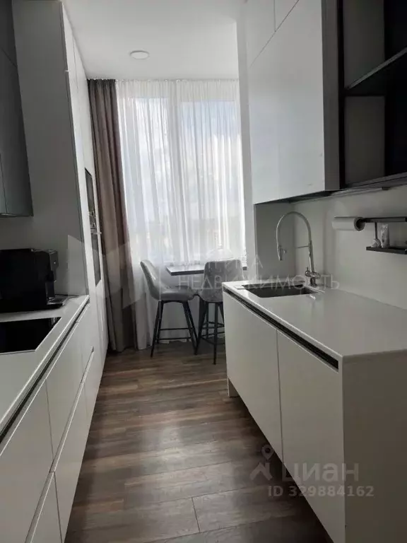 3-к кв. Тюменская область, Тюмень ул. Газовиков, 73 (80.07 м) - Фото 1