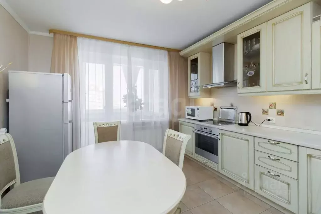 3-к кв. Тюменская область, Тюмень Народная ул., 10 (93.2 м) - Фото 1