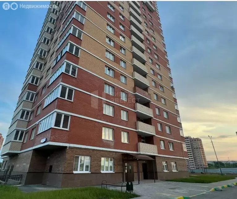 3-комнатная квартира: Тула, улица Академика Насоновой, 1Б (75.9 м) - Фото 0