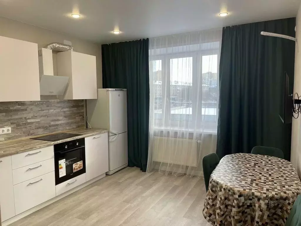 1-к кв. Тюменская область, Тюмень Новгородская ул., 14 (41.3 м) - Фото 1