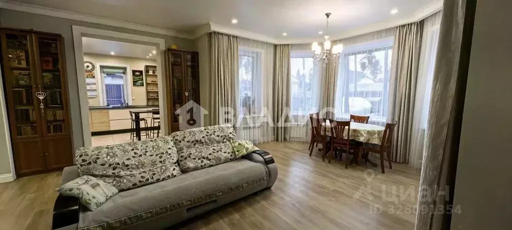 Дом в Бурятия, Улан-Удэ 125-й мкр, 54 (161 м) - Фото 1