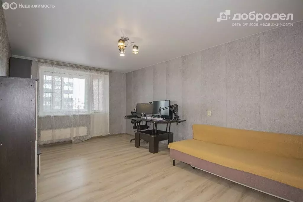 2-комнатная квартира: Екатеринбург, улица Азина, 23 (47.5 м) - Фото 1