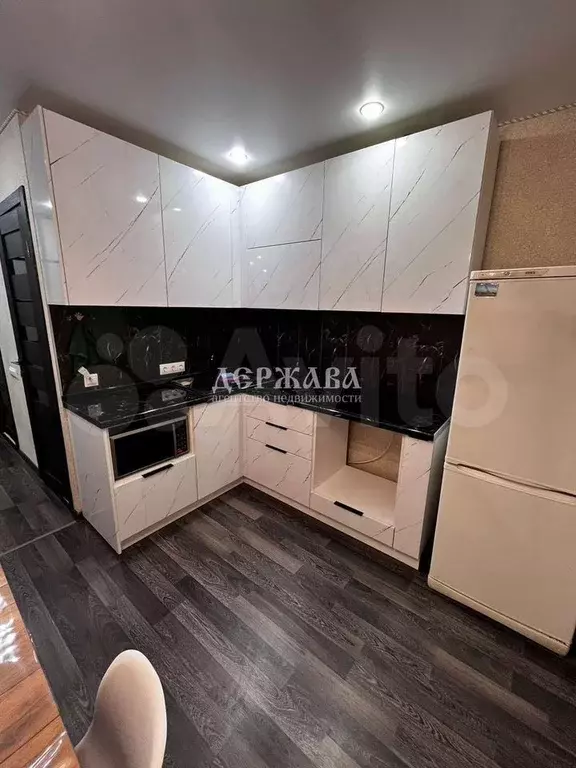 2-к. квартира, 52 м, 1/9 эт. - Фото 0
