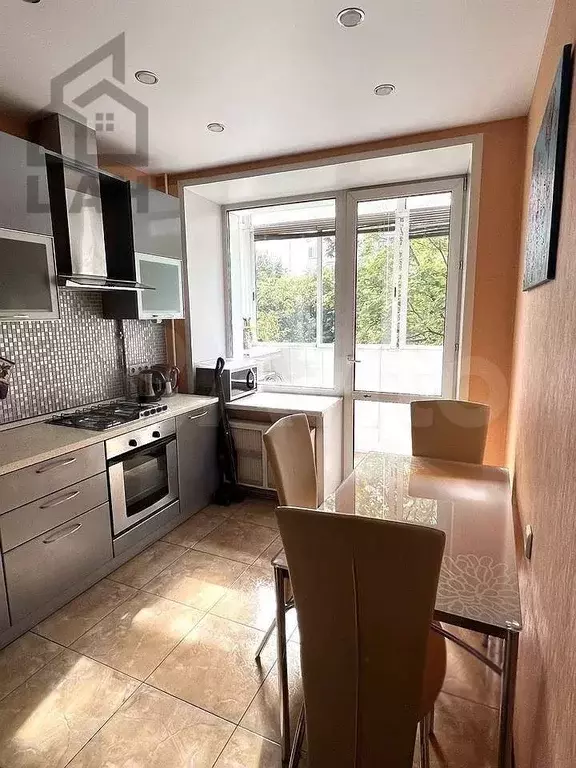 2-к. квартира, 60 м, 4/6 эт. - Фото 0