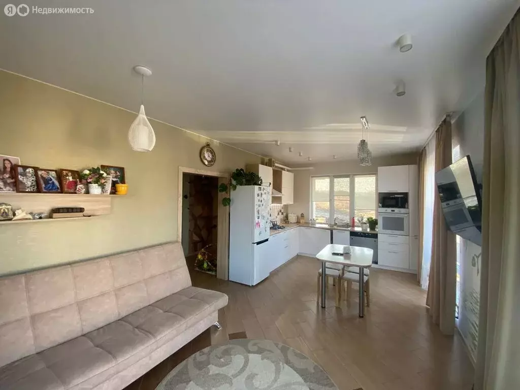 Дом в Доброе, Каштановая улица, 1 (180 м) - Фото 1