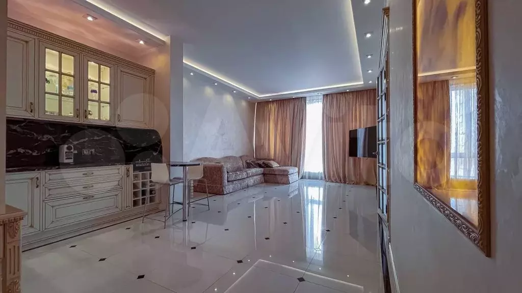 2-к. квартира, 70 м, 10/17 эт. - Фото 1