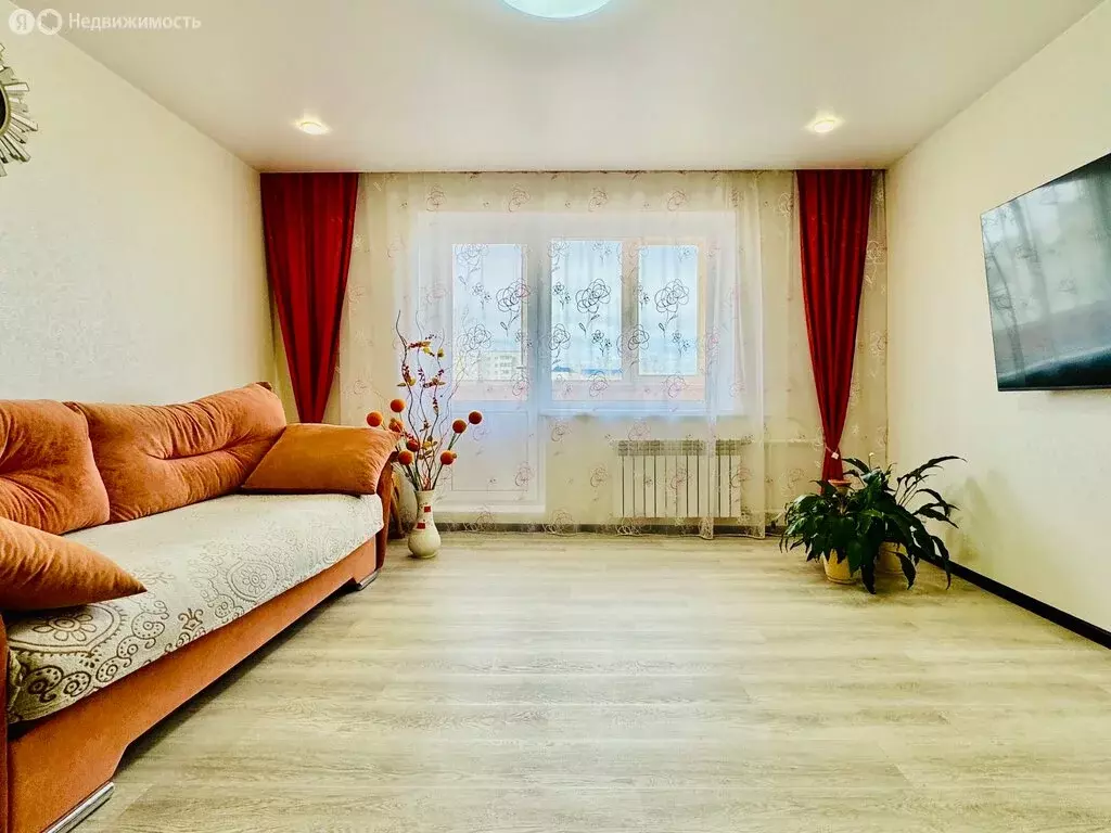 4-комнатная квартира: Саяногорск, микрорайон Центральный, 6 (77 м) - Фото 1