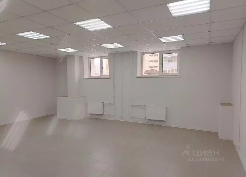 Офис в Ямало-Ненецкий АО, Ноябрьск ул. Владимира Высоцкого, 38 (45 м) - Фото 1