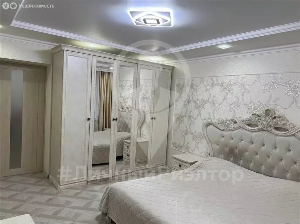 3-комнатная квартира: Рыбное, Крымская улица, 1 (74.6 м) - Фото 0